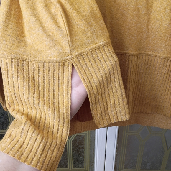 Per Se Mustard Knit Top - Picture 3 of 6